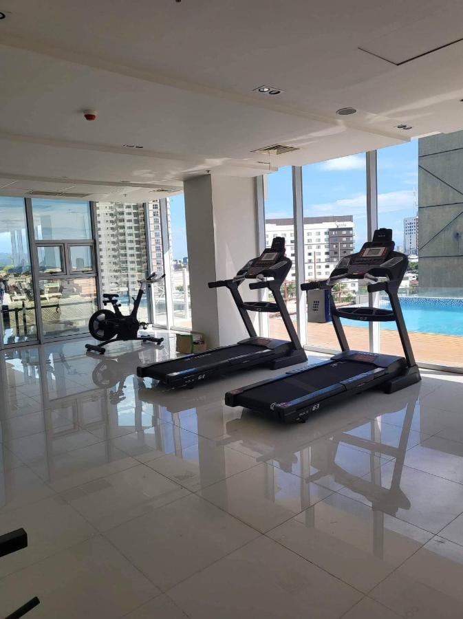 Hola! Condotel @ Inspiria Davao City Eksteriør billede